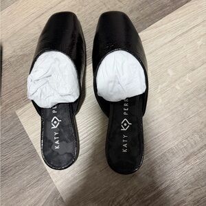 Katy Perry Black Flats 7.5
